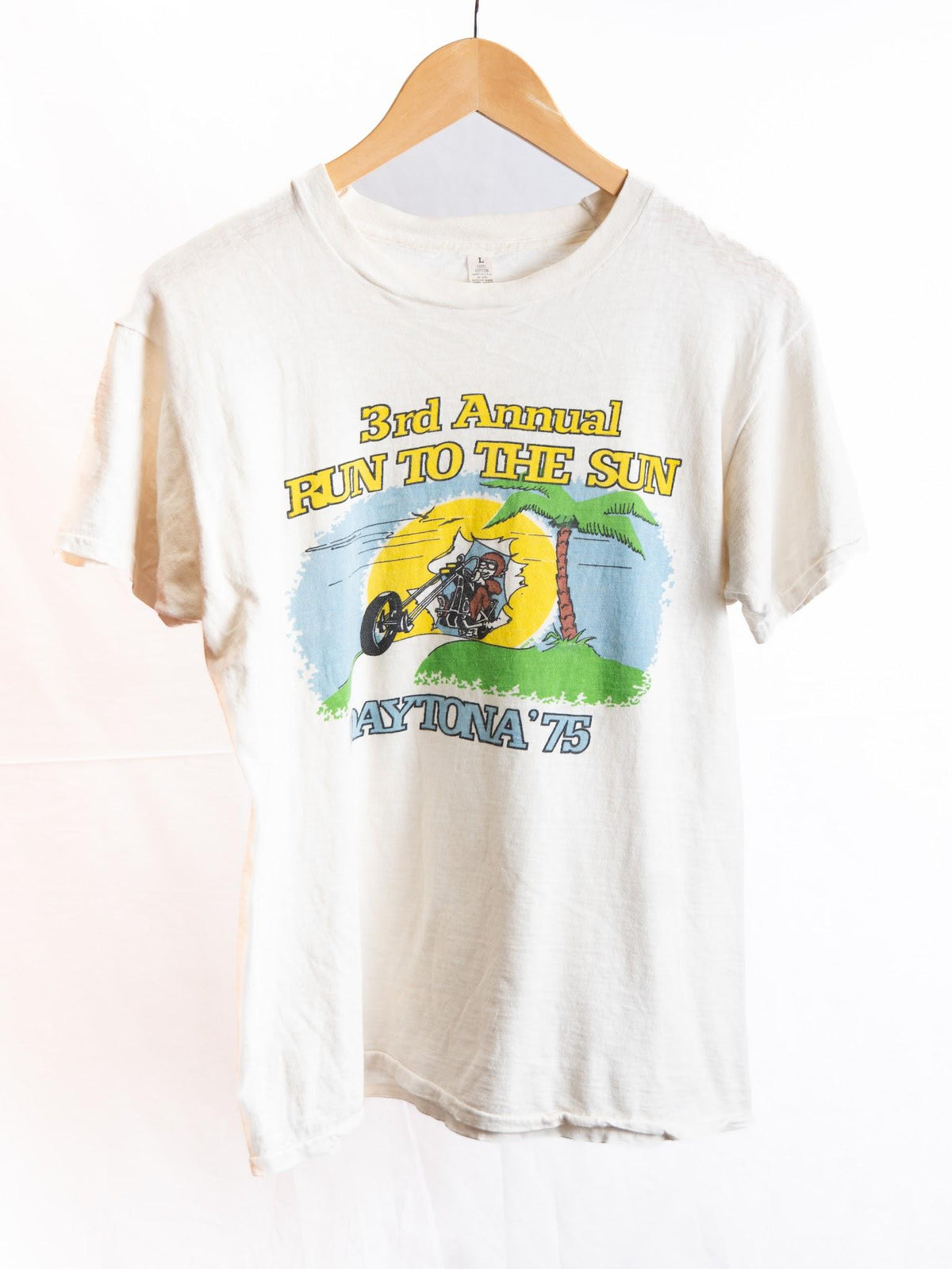 Run to the Sun Graphic T-Shirt — Cream — garment photograph 1