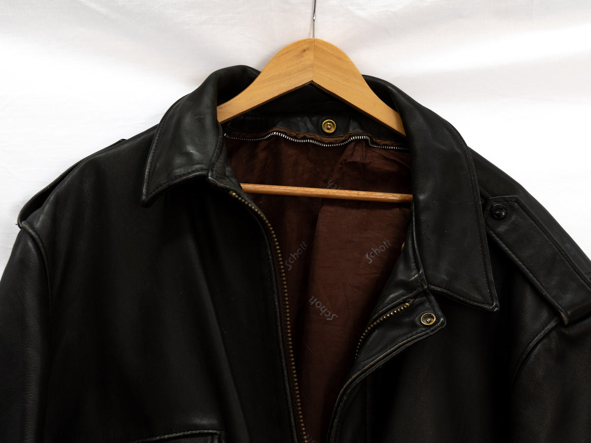 Black Wide-Lapel Zip Jacket — garment photograph 2