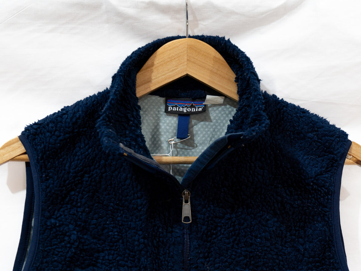 Navy Textured Fleece Vest — garment photograph 2