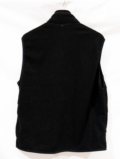 Black Zip Fleece Vest — garment photograph 3