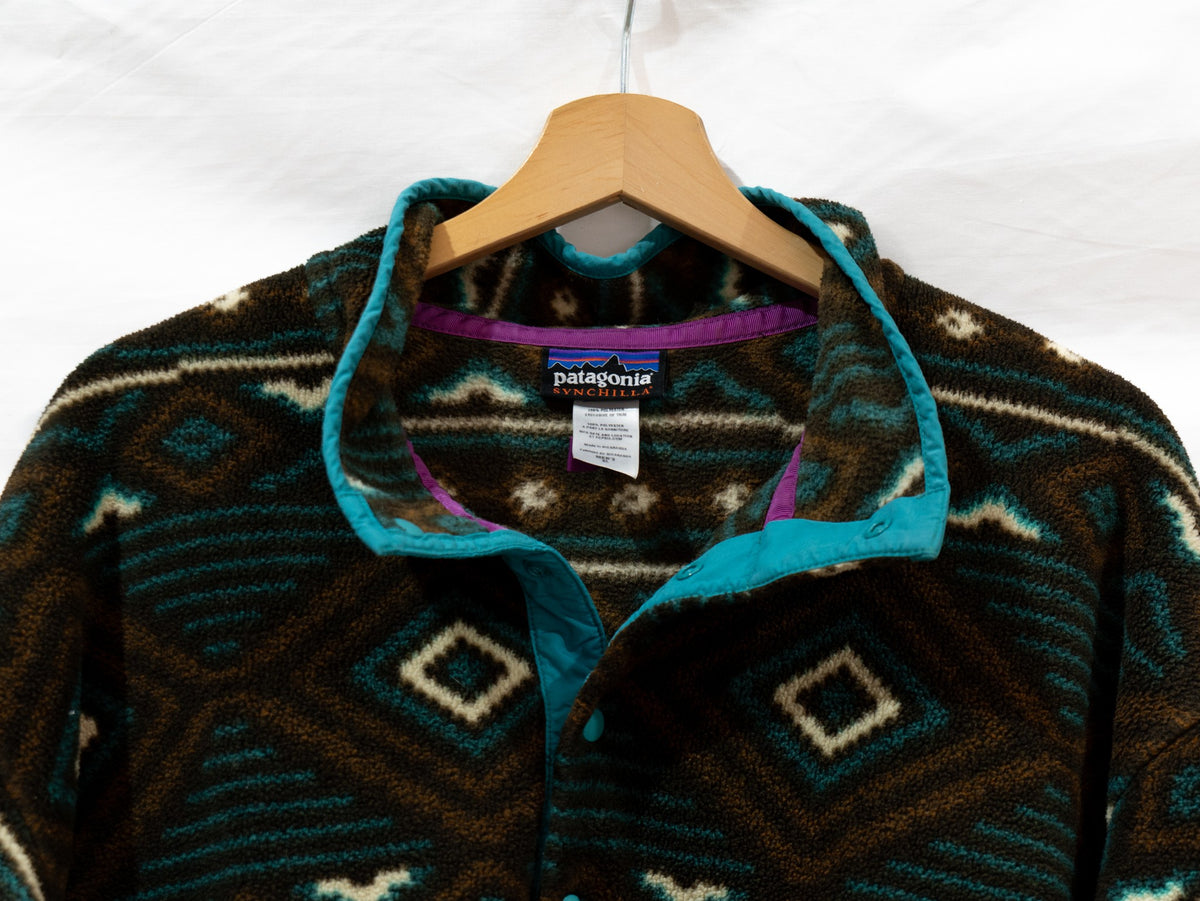 Geometric Pattern Fleece with Turquoise Trim — garment photograph 2
